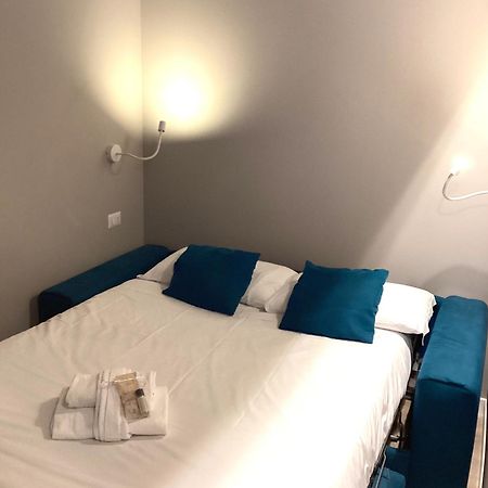 Apartament La Finestra Su Fontana Di Trevi - Charming View Rzym Zewnętrze zdjęcie