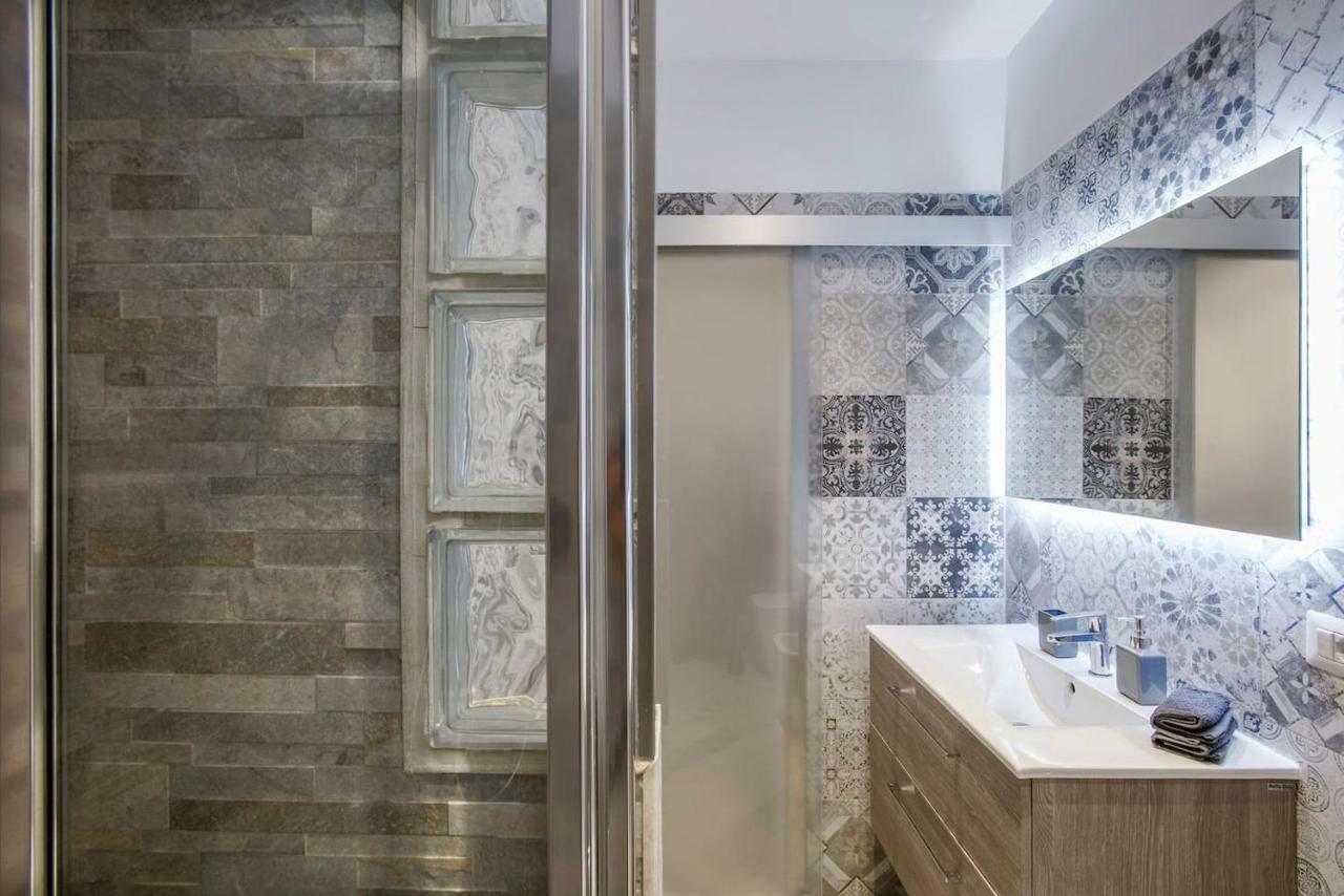 Apartament La Finestra Su Fontana Di Trevi - Charming View Rzym Zewnętrze zdjęcie