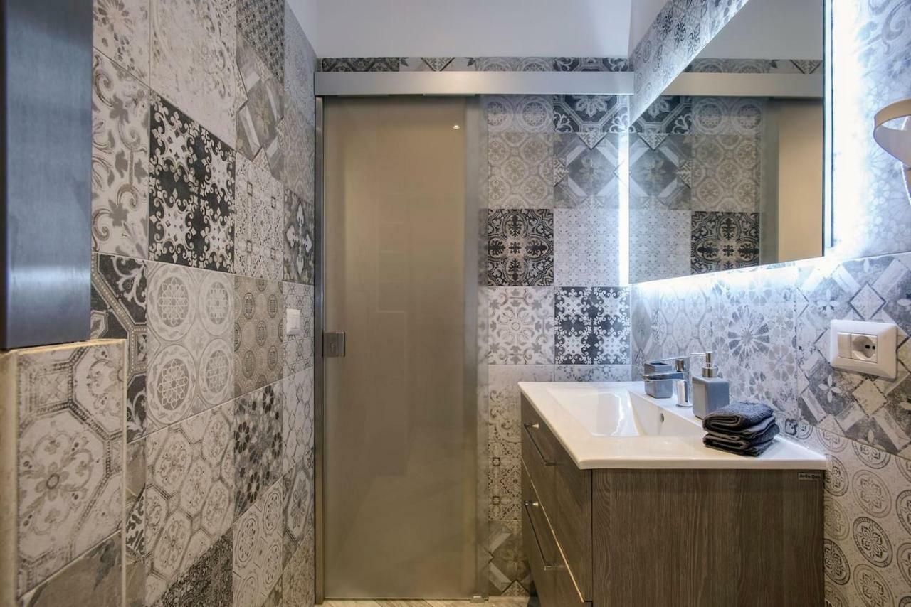Apartament La Finestra Su Fontana Di Trevi - Charming View Rzym Zewnętrze zdjęcie