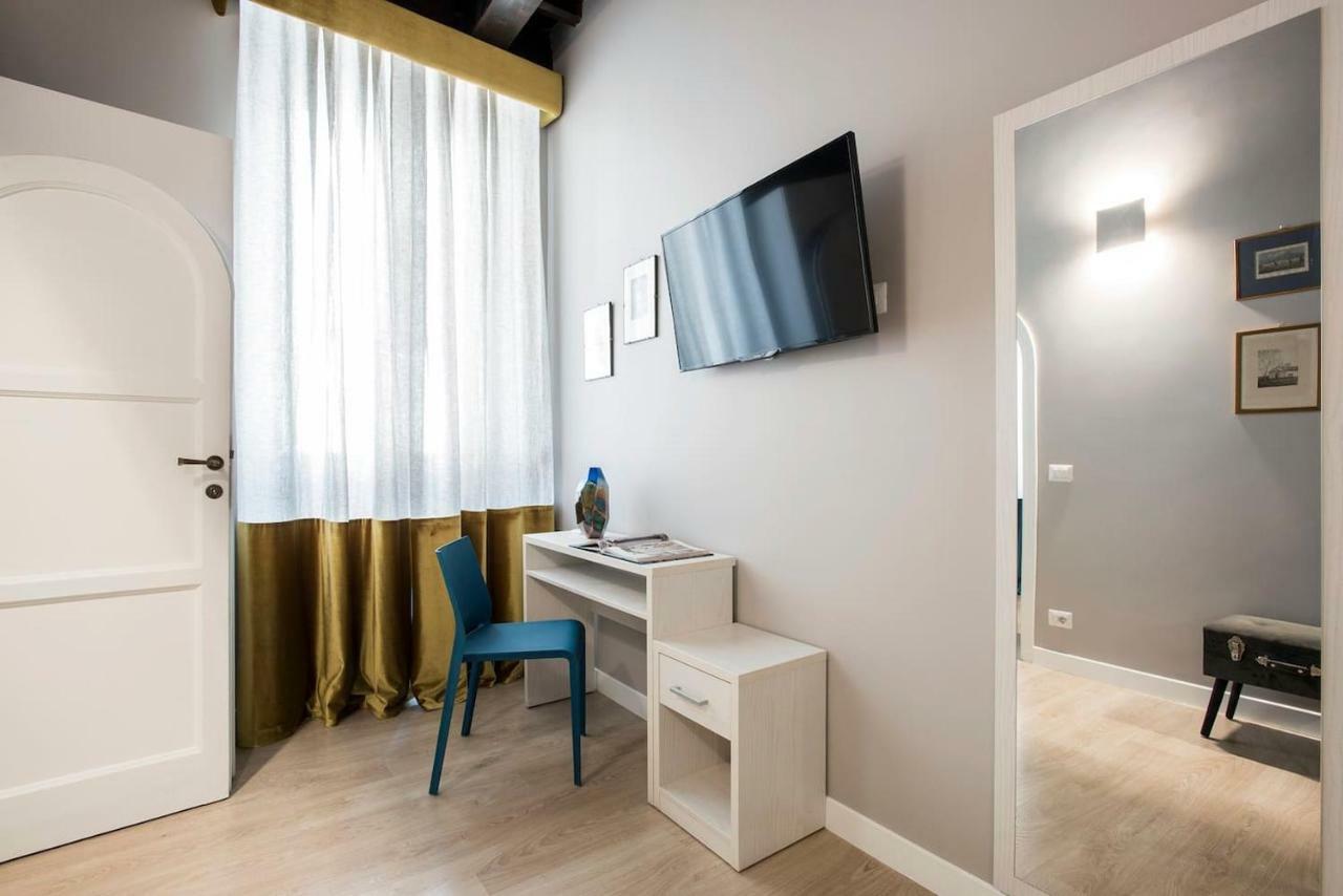 Apartament La Finestra Su Fontana Di Trevi - Charming View Rzym Zewnętrze zdjęcie