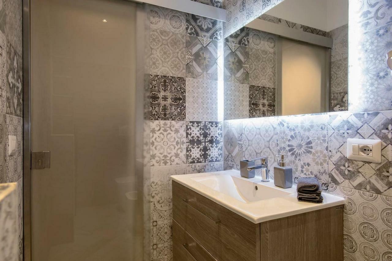 Apartament La Finestra Su Fontana Di Trevi - Charming View Rzym Zewnętrze zdjęcie